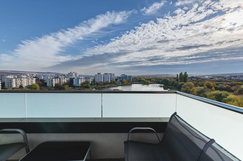 Apartament Unic în Park Lake 2! Vedere la lac, terasă spectaculoasă!