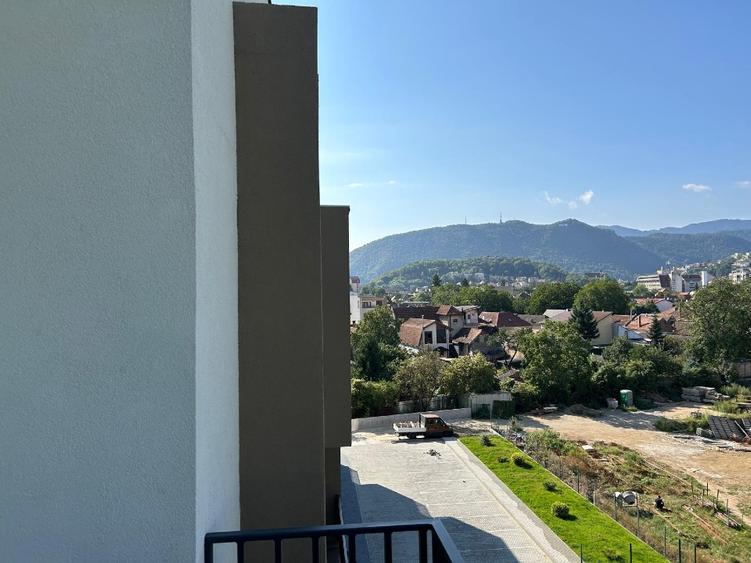 Apartament 3 camere, 2 bai , terasa, 2 locuri parcare subteran + boxa