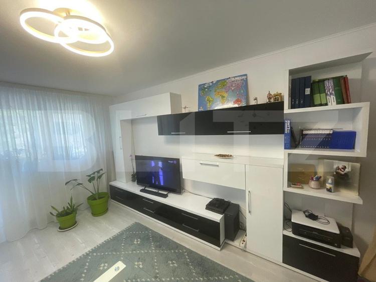 Apartament 3 camere decomandat, 68 mp, Craiovita, zona Orizont