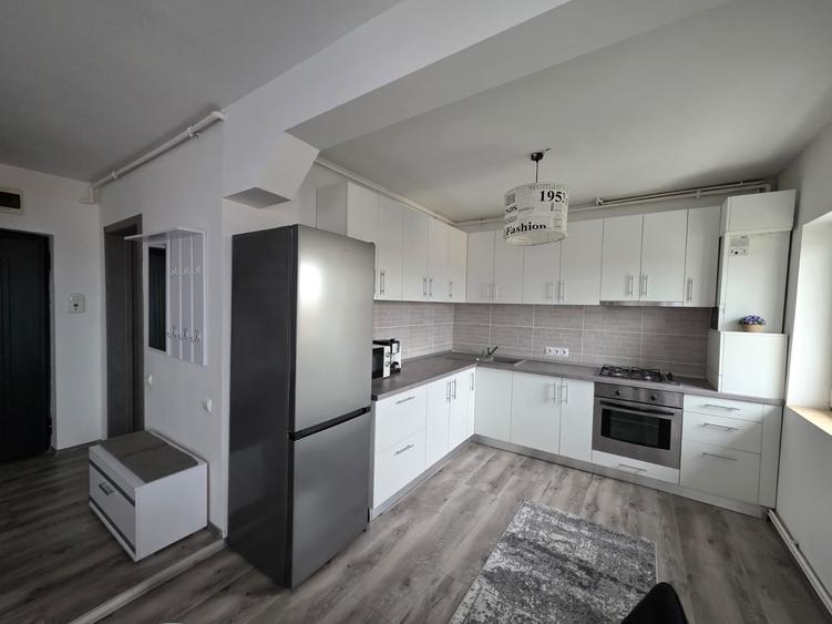 Apartament 3 camere decomandat, recent renovat – zona Vasile Aaron