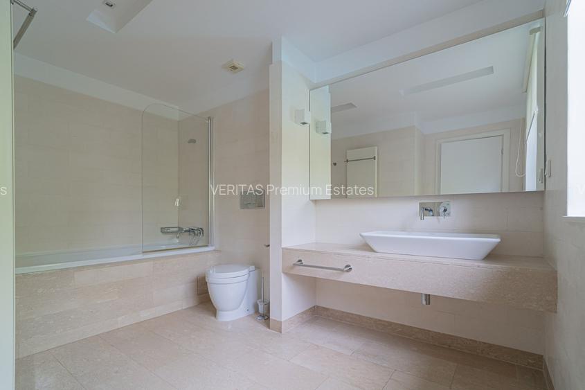 Viila for sale in Oxford Gardens, private pool & park, close by American School - 16