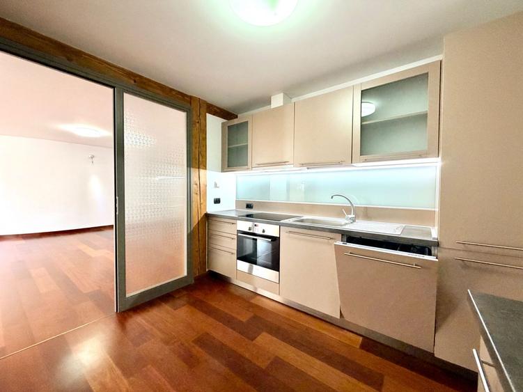 Spatiu pentru birou amenajat si generos in Piata Unirii