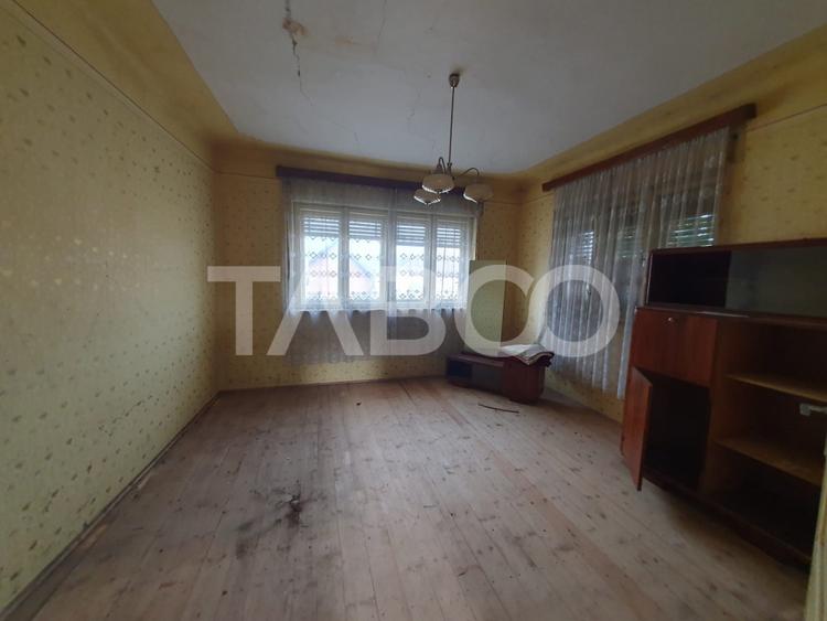 Casa de vanzare in Mandra 140 mp utili curte sura anexe 3 beciuri