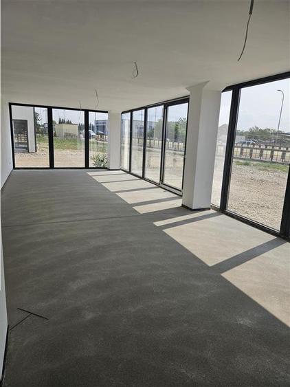 Spatiu 650 mp - Showroom Comercial - Depozitare
