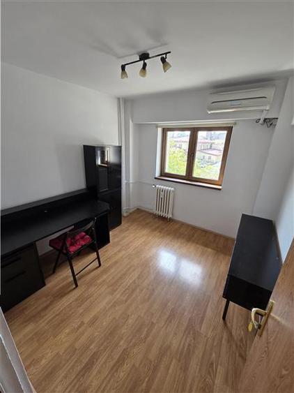 Apartament 3 camere  Piata Victoriei Str. Mexic nr. 2 spre inchiriere