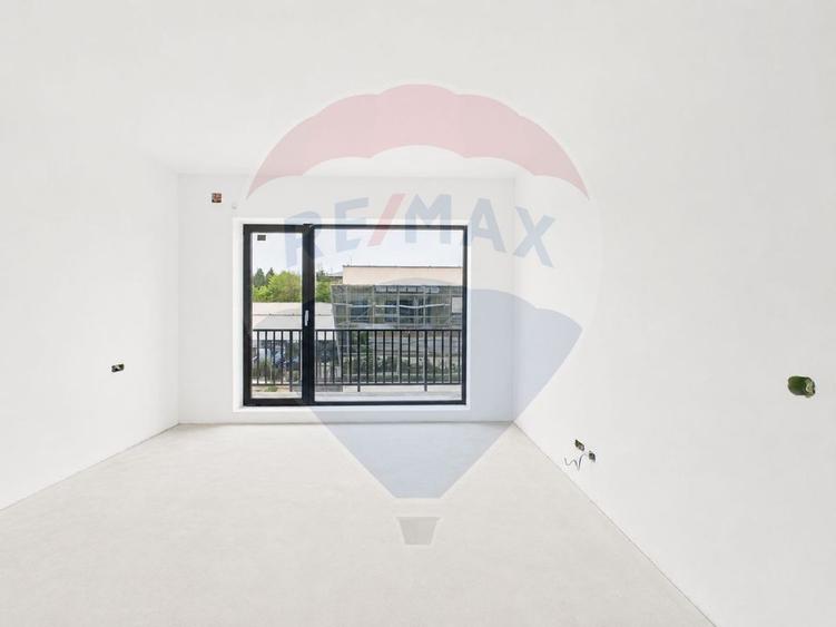 Apartament parter, luminos cu o camera si curte, Iancu Nicolae
