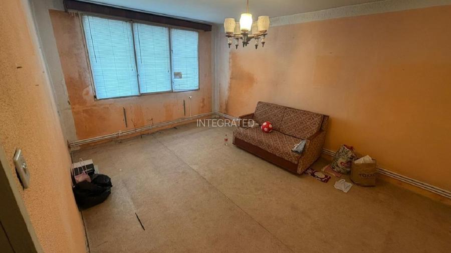 Piata PECO, Apartament decomandat cu 3 camere - 65 mp - etaj 4 - 7
