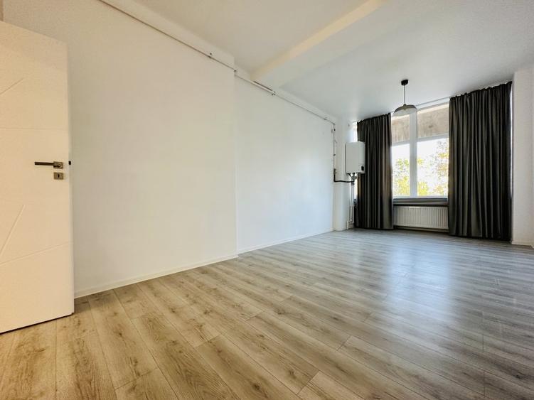 Spațiu Comercial - Sector 4 - 200 Mp - L a Doua minute fata de Metrou