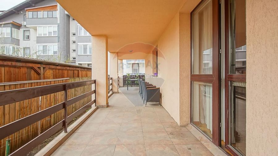 Vilă cu Teren Generos - Tractorul, Potrivită pentru Locuit sau Afacere - 33