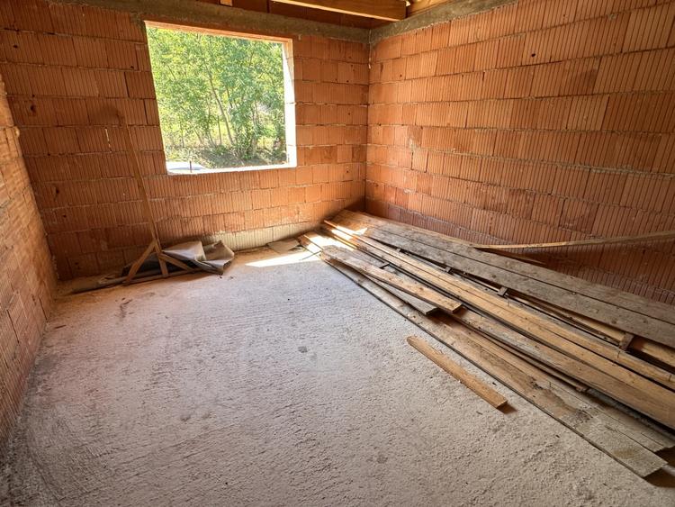 Casa noua la Rosu cu 4 camere teren aferent 386 mp cu toate utilitatile
