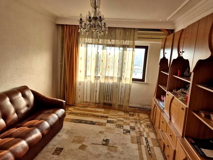 Apartament 3 camere, decomandat, zona Pacurari - Posta, Iasi