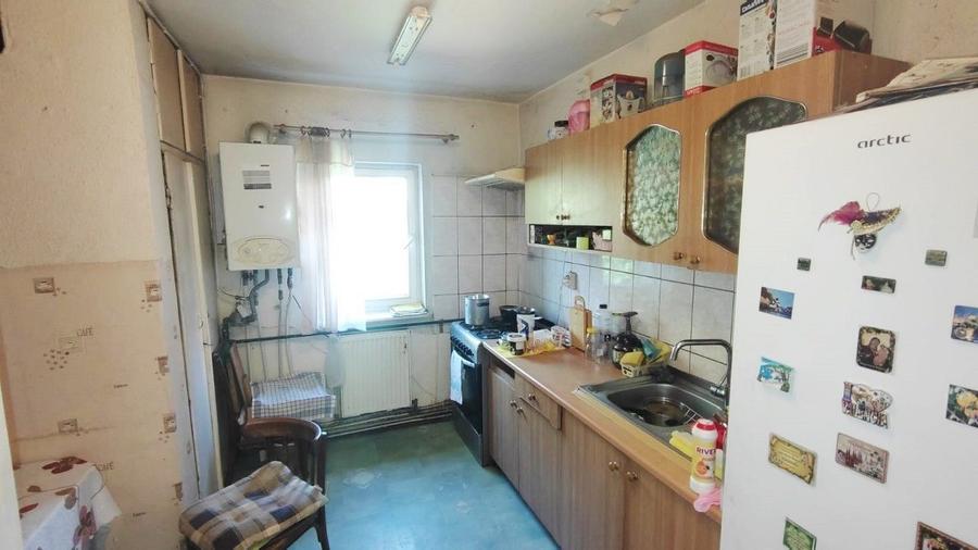 Apartament 4 camere, et.2/4, 79.8 mp, spatios, Dambul Rotund