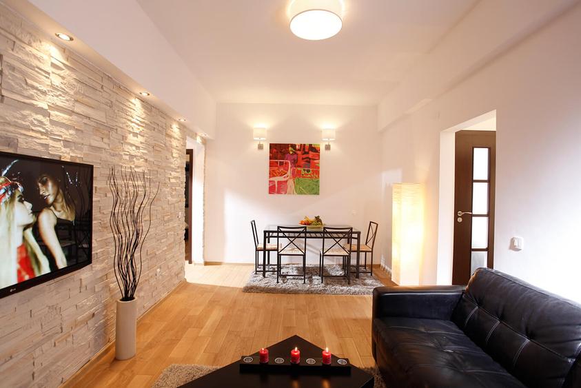 (5221) 3 camere Pitești, în vilă, central