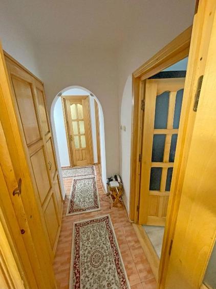 Apartament 3 camere zona Primaverii/Capat 1 , etaj 4 cu sarpanta ,mobilat