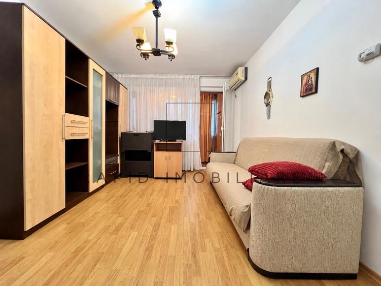 3 Camere - Etaj 3/4 - Mobilat+Utilat (Mediu) - Tiglina 3 - 79 800 Euro