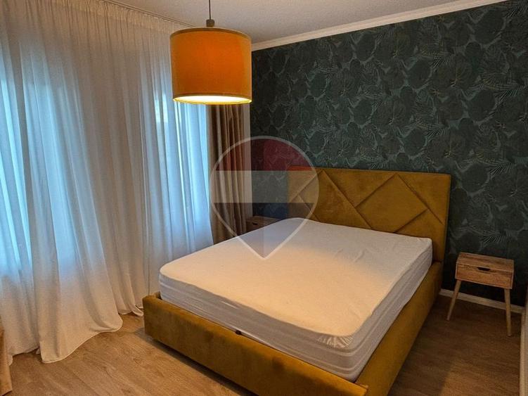 Casă / Vilă cu 5 camere de închiriat