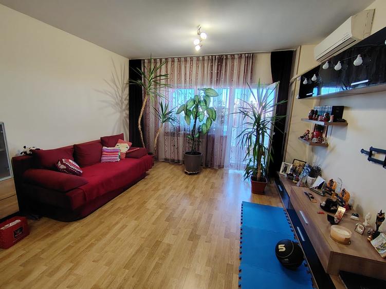 Apartament superb Complex Primavara cu loc de parcare