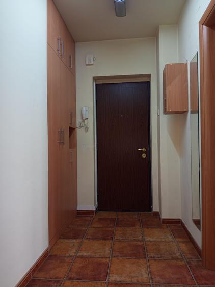 2 camere ideal investitie/regim hotelier metrou Piata Romana langa scara