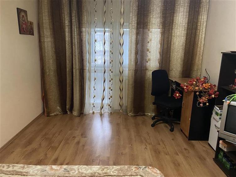 Apartament 2 camere ,56 mp, zona Longinescu , decomandat, imbunatatit , liber