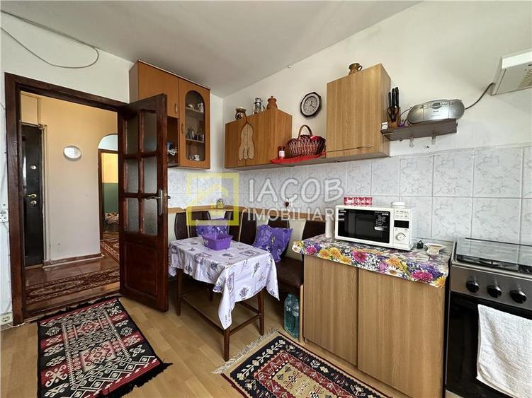 Apartament 3 camere decomandate – Str. Metalurgiei, Bacău