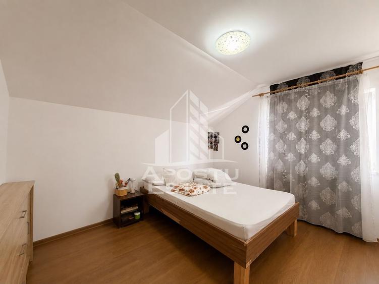 Apartament cu 3 camere de vanzare, loc de parcare, Dumbravita