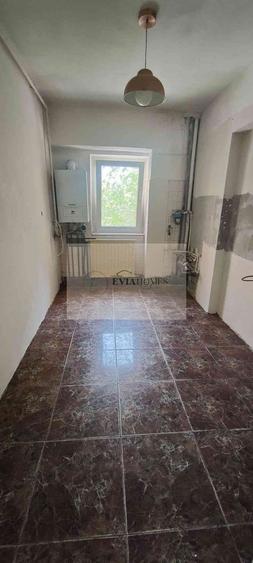 3 camere/2 bai/ bloc reabilitat/ Marasti