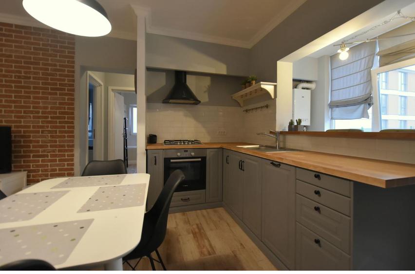 Vand apartament cu trei camere  bloc nou Aradului
