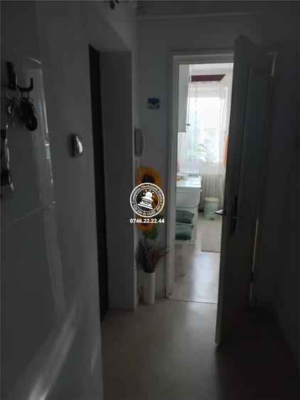 Apartament 2 camere 39 mp - Podul de Piatra