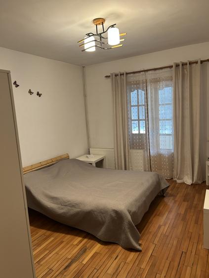 Vilă P+M în Bușteni | 5 Dormitoare (10+ Loc. Cazare) - Business la Cheie @turism