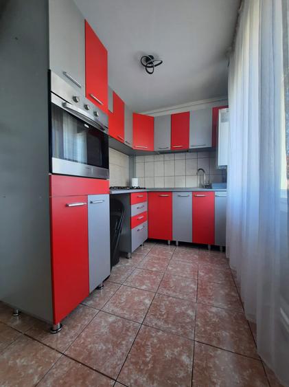 Apartament 3 camere, spatios, strada Rahovei