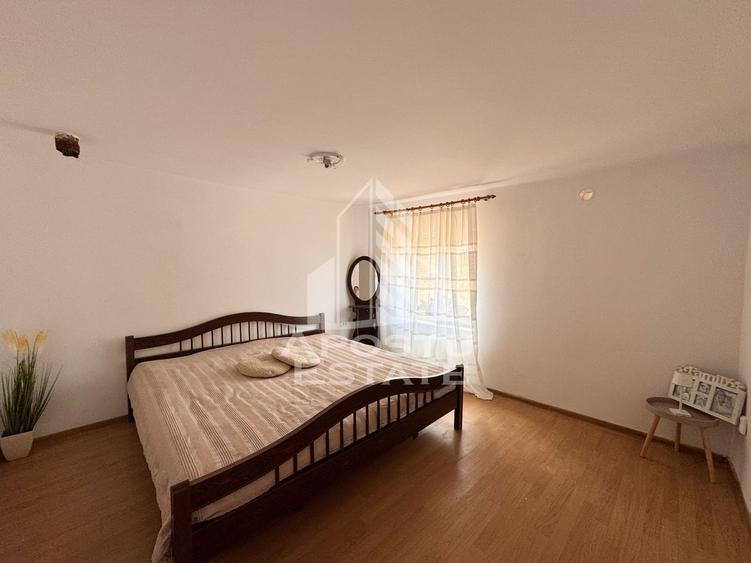 Casa batraneasca, renovata complet, teren 640mp, in Dabaca, Hunedoara