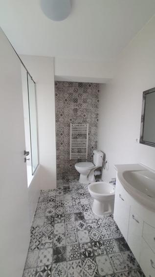 Casa individuală de închiriat în Dezmir, stradă privată