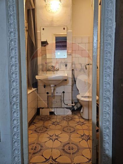 Apartament cu 2 camere decomandat de vanzare, etaj 1, zona Milcov