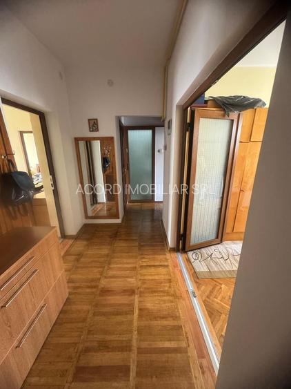 Apartament 3 camere zona Peninsulara - 2