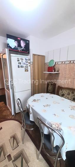 Vanzare apartament cu 4 camere si 2 bai,  decomandat, etaj 1/4  zona CET - 7