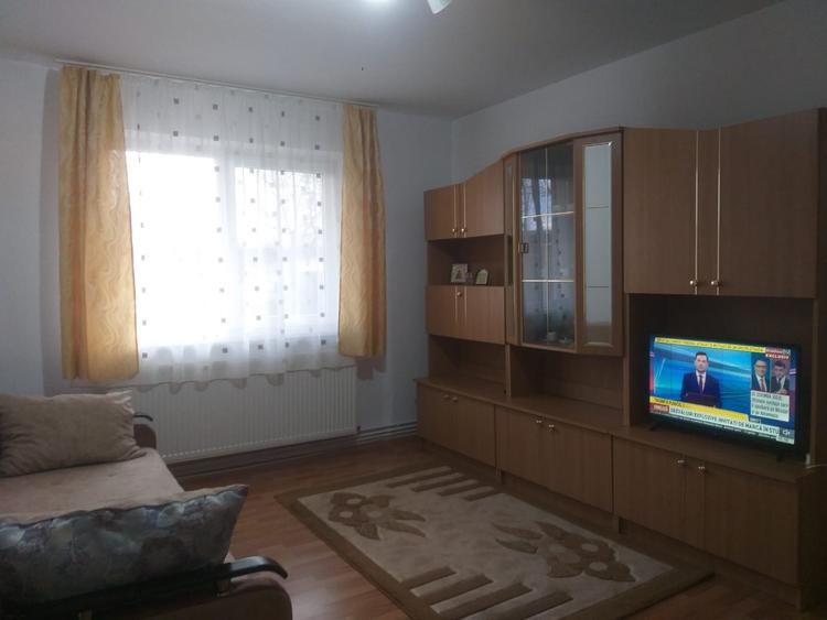 Apartament 2 cam, cartier Blocuri-Zarnesti mobilat +utilat schimb cu garsoniera