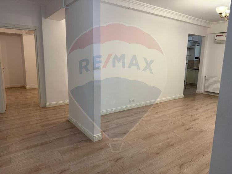 INCHIRIERE Apartament cu 3 camere in zona Aviatiei
