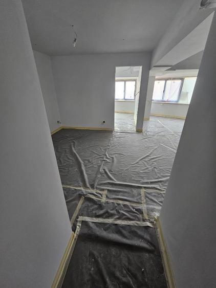 Vând apartament 3 camere, Bulevardul Unirii, etaj 6