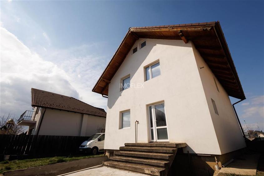 Casa spatioasa cu etaj si curte în Ghimbav - 3