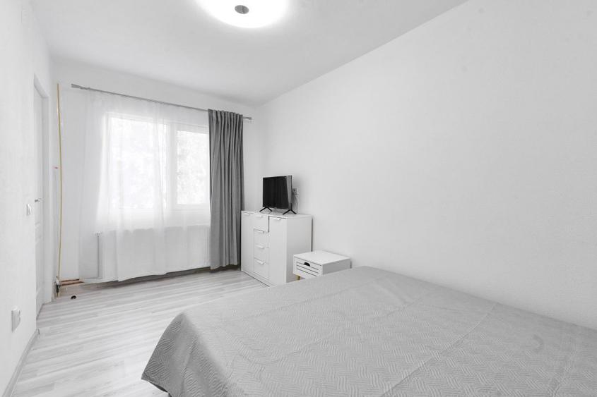 Apartament Gavana, 4 camere, etaj 1, renovat recent , zona Piata-0% comision