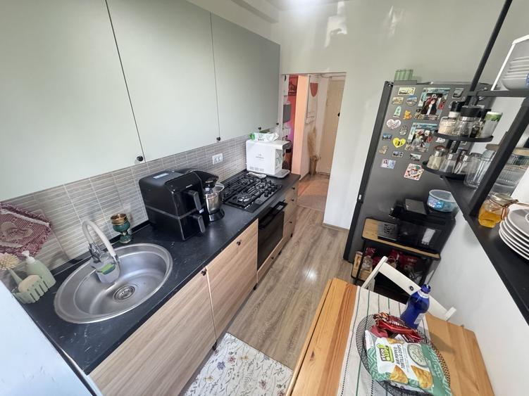 Apartament 2 camere complet renovat | Zona Liceul Traian | Etaj 1