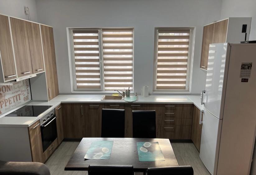 Apartament 4 camere si curte privata