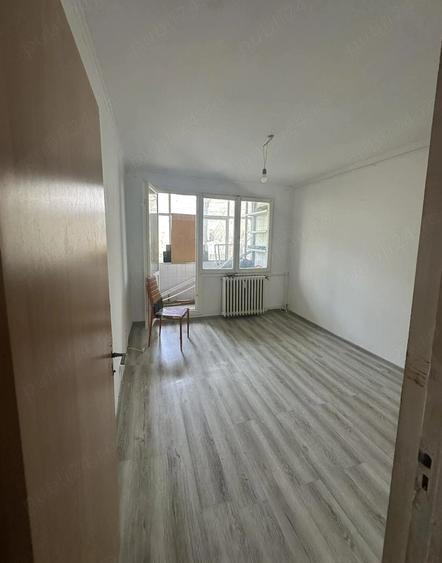 Apartament 3 Camere,zona Giurgiului, semidecomandat, zona linistita