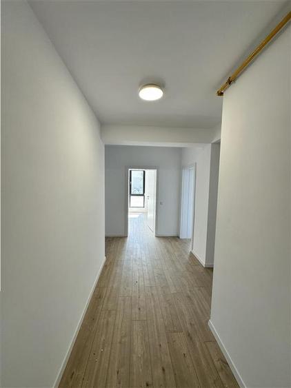 Apartament 3 camere de inchiriat, bloc nou
