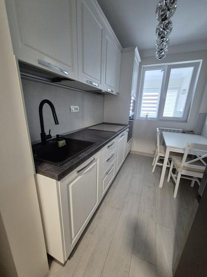 Apartamnent decomandat cu 3 camere, Sector 6