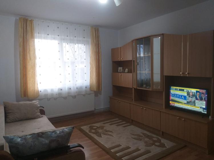 Apartament 2 cam, cartier Blocuri-Zarnesti mobilat +utilat schimb cu garsoniera