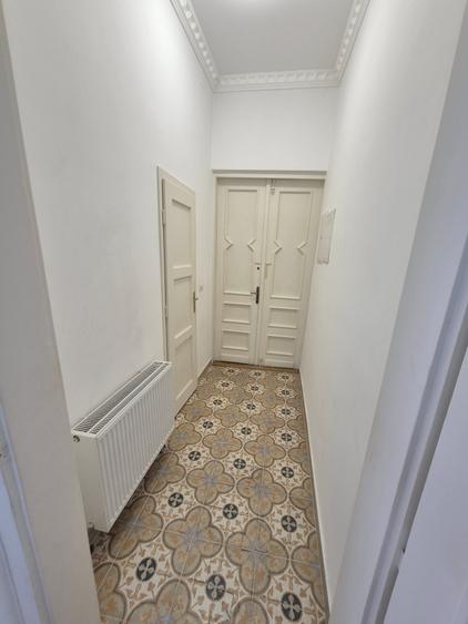 Birou de inchiriat - Piata Sinaia - 3 Camere-86 MP- Etaj 1- Centrala-700 Euro !