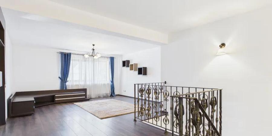 Casa individuala cu teren 500 mp Pipera, dormitoare la parter, gradina superba