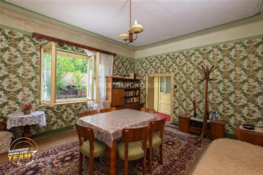 Casa cu istorie,3 camere,potential mansardare,1.840mp teren,in cadru linistit si - 2