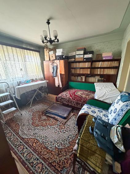 Apartament 73mp cu 3 camere decomandat, 1 Mai vizavi de Spitalul Nr 1 , Insula.